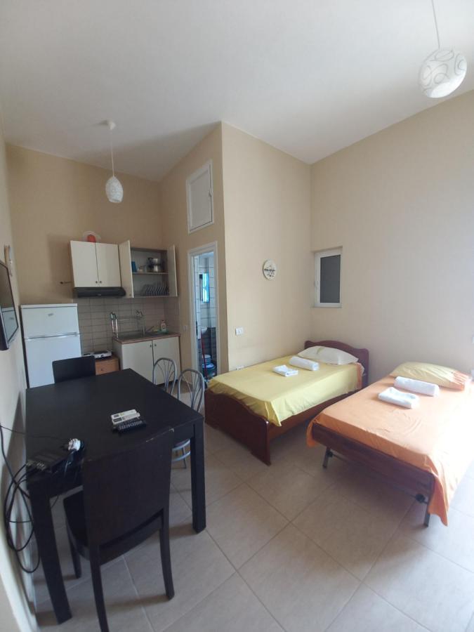 Arjana & Nelaj Apartments Ksamil Exterior photo