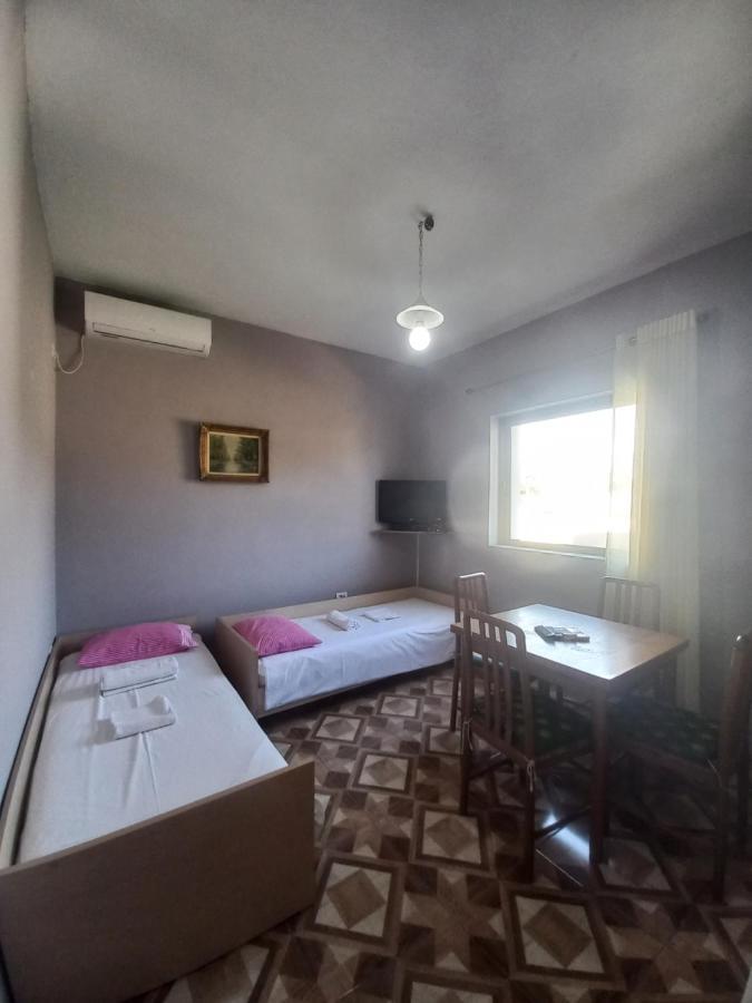 Arjana & Nelaj Apartments Ksamil Exterior photo